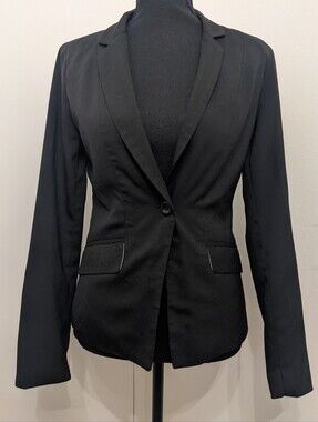 Forever 21 Black Single-Button Notch Lapel Blazer with Pocket Details